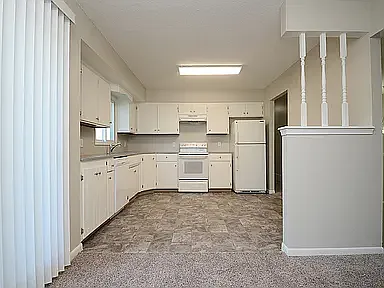818 Evergreen Ave — Photo 3