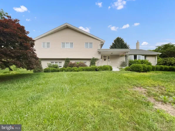 83 Imperial Dr, Mohnton, PA 19540