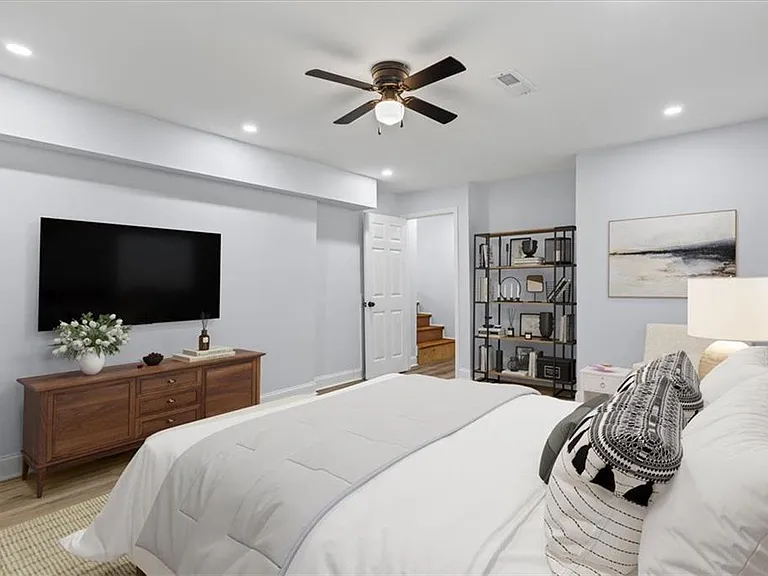 2223 Columbia Dr — Photo 28