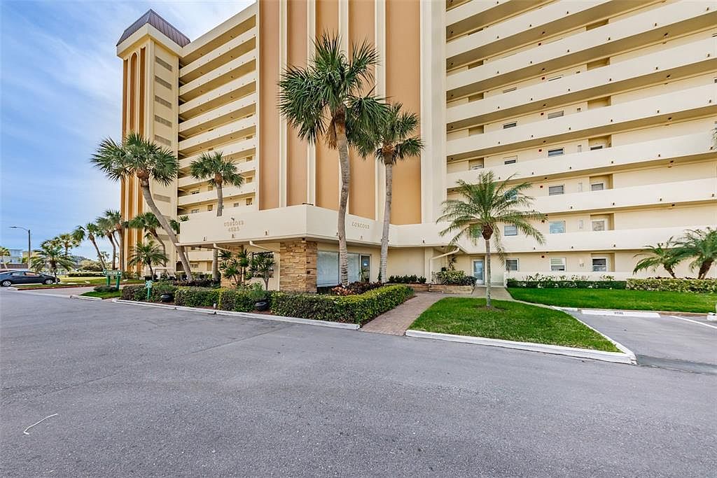 4525 Cove Cir APT 903, Saint Petersburg, FL 33708 | Zillow