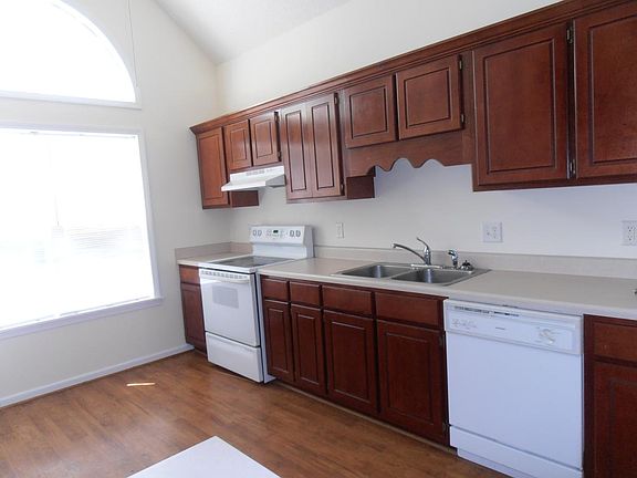 Right side of Kitchen