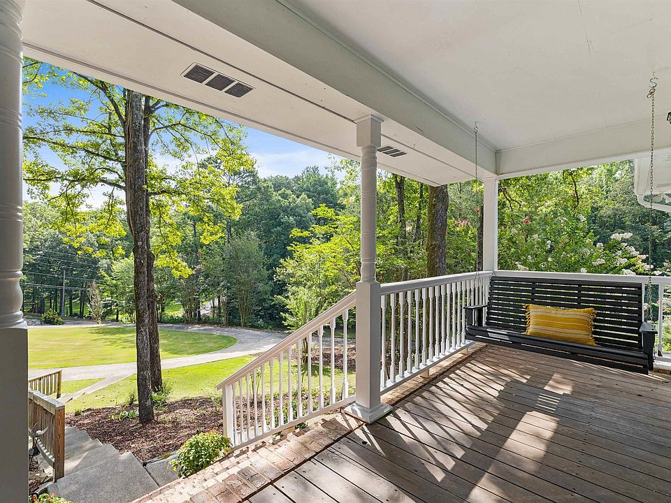 1st image of 2203 Lakeside Dr