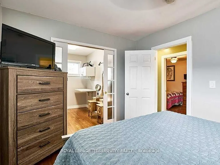 304 Palmerston Ave #MAIN — Photo 18