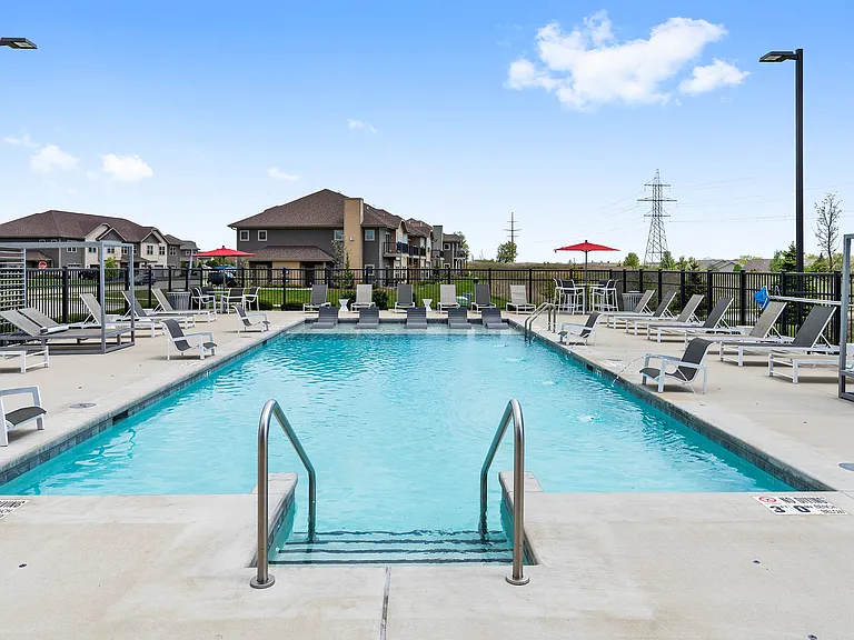 High Bluff Sparkling Outdoor Heated Pool