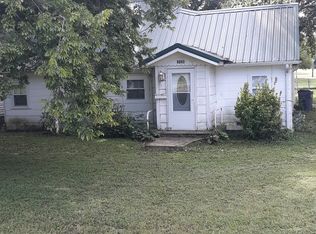 1124 5th St, Oswego, KS 67356