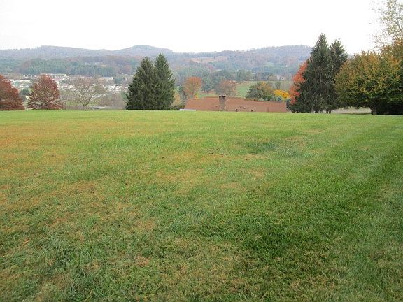 5th image of 103 Fairway Dr