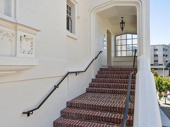 5th image of 2151 Laguna St #2