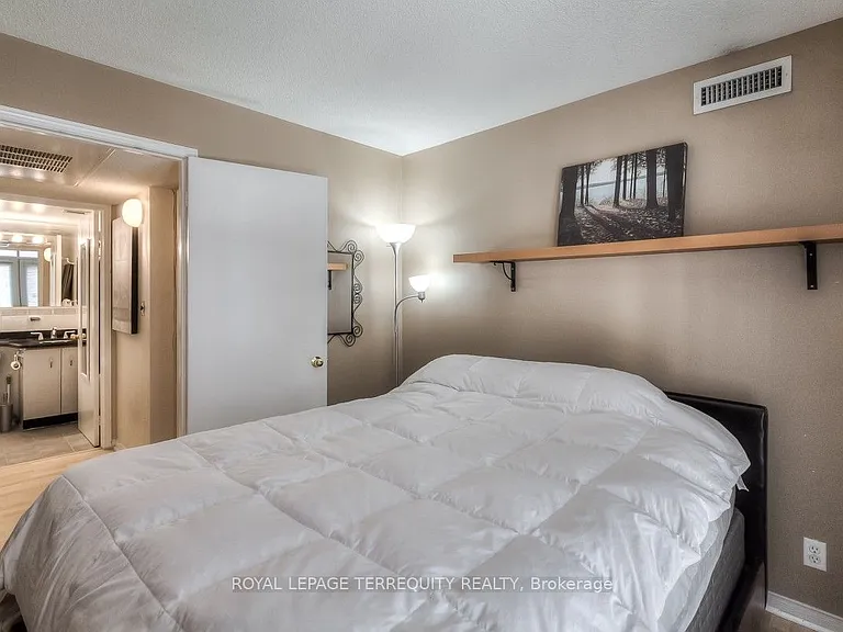 106 Redpath Ave #18 — Photo 16