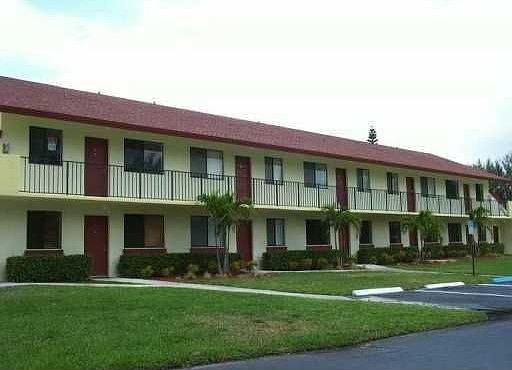 2nd image of 300 Nottingham Cir APT C