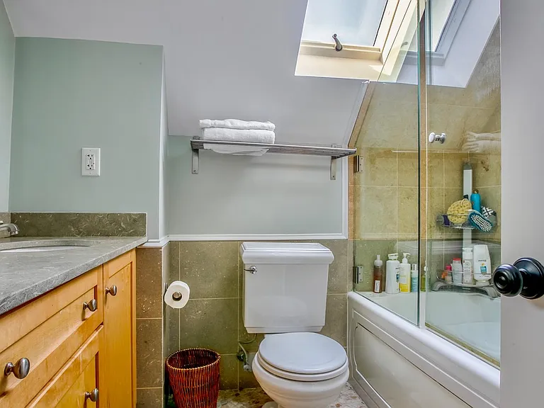 26 Adams St #4 — Photo 13