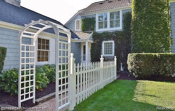 275 Barden Rd — Photo 40