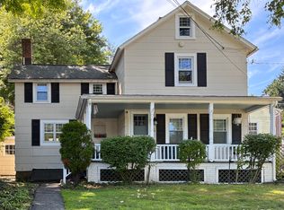 176 Forest St, New Canaan, CT 06840