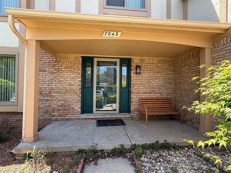 7043 Foxridge Dr — Photo 2