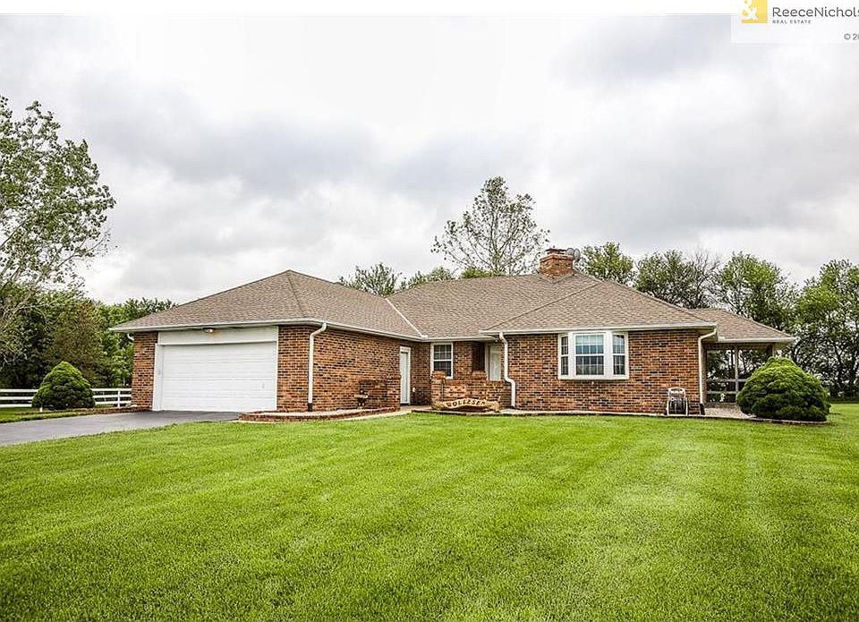 Great ranch home on 1 acre lot