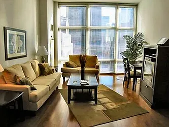 Rented by R New York