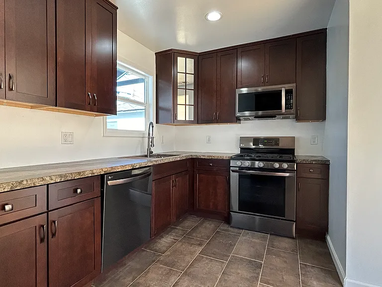 2279 N Granada Ave — Photo 4