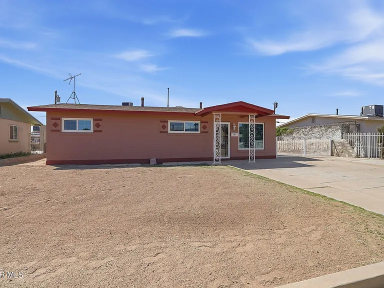 157 Cherry St — Photo 3