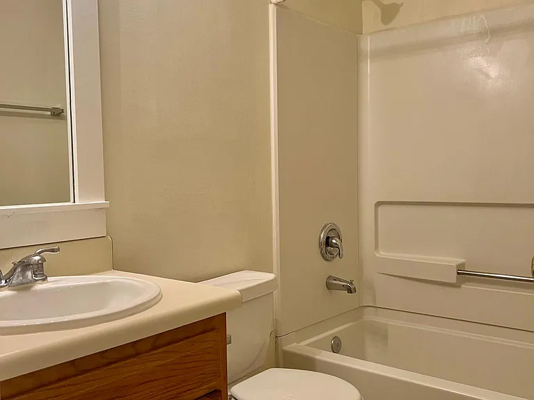 108 Climbing Ivy Ct — Photo 16