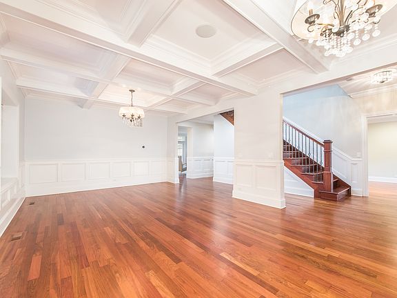 5th image of 1341 Brophy Ave