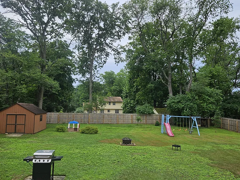 36 Greenbrook Dr — Photo 8