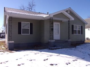 308 E Franklin St, Roodhouse, IL 62082