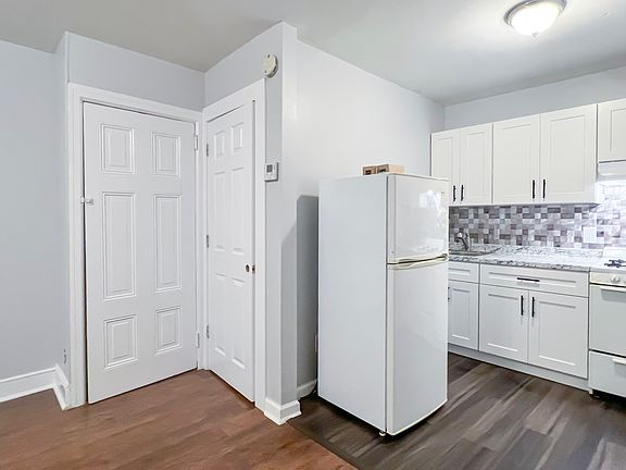 2nd image of 744 S 15th St APT 3R