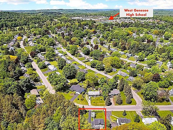4th image of 203 Broadmoor Dr