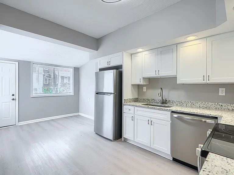 614 Savage St — Photo 18