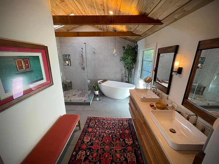 Master Bathroom!