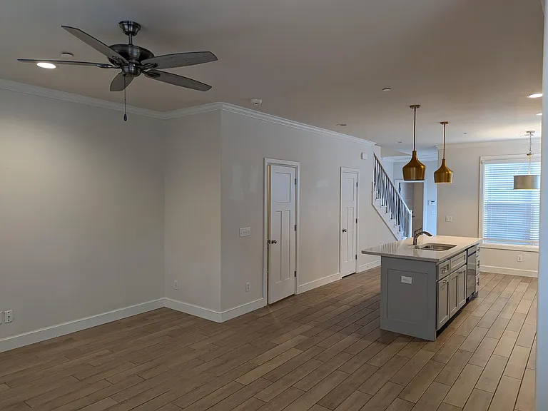 16116 N Western Ave #1 — Photo 2