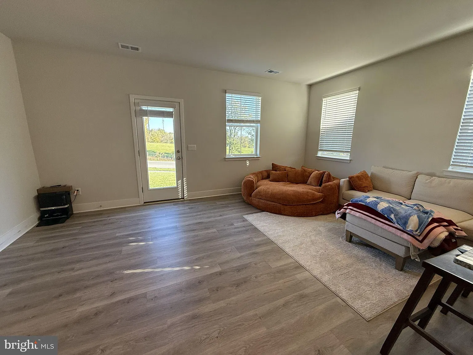 3 bed, 2.5 bath, 1500 sqft, $2,000 — Photo 3