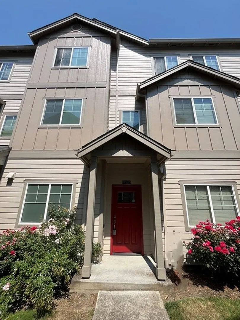10308 SW Hollyridge Lane ~ Beautiful West Slope Tri-Level Condo — Photo 1