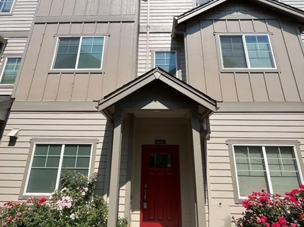 10308 SW Hollyridge Ln, Beaverton, OR 97005