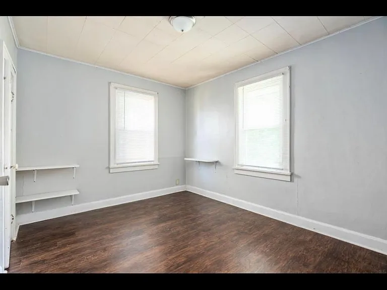 2108 N Ball Ave — Photo 9