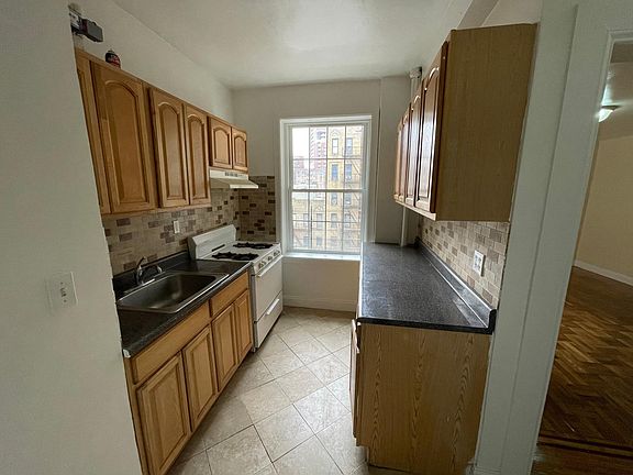 5th image of 3425 Knox Pl