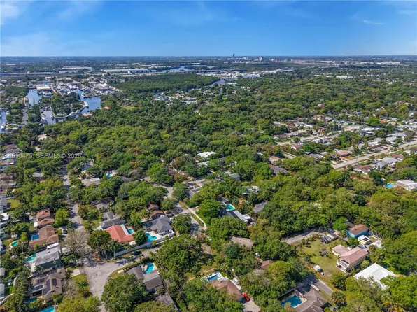 2415 SW 18th Ct, Fort Lauderdale, FL 33312