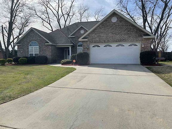 3rd image of 214 Cheshire Dr