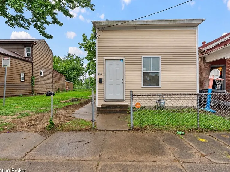 1830 W Main St — Photo 13