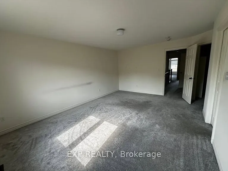 647 Krawchuk Cres — Photo 8