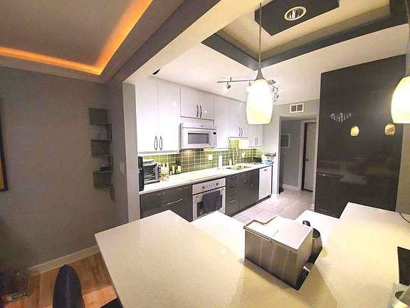 4th image of 650 Murray Ln Unit 304