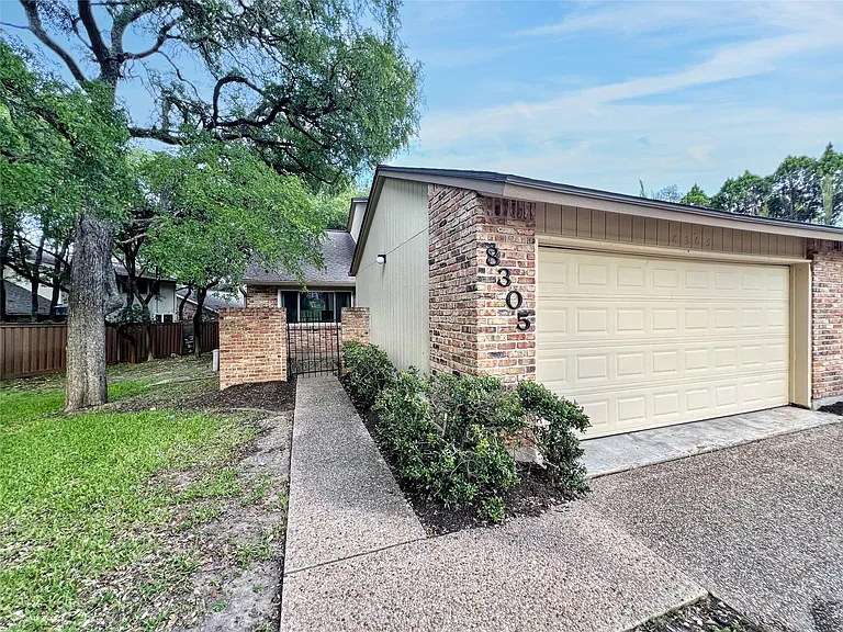 8305 Greenslope Dr — Photo 3
