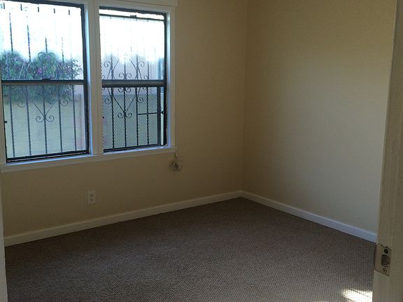 4th image of 1130 W 88th St APT C
