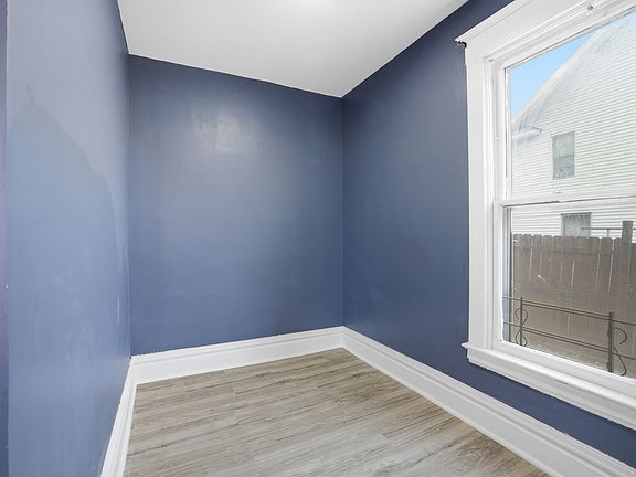 5th image of 1525 S Main St