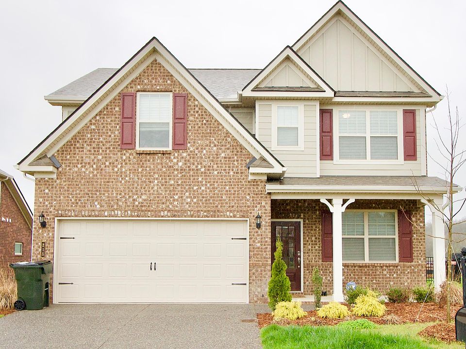 1st image of 215 Hempstead Ct