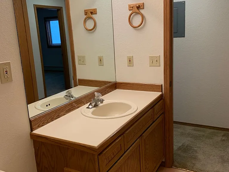 3401 Lakeshore Dr — Photo 11