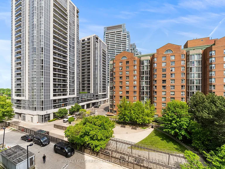 5785 Yonge St #601 — Photo 21