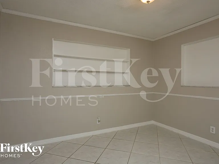 3430 NW 34th St — Photo 11