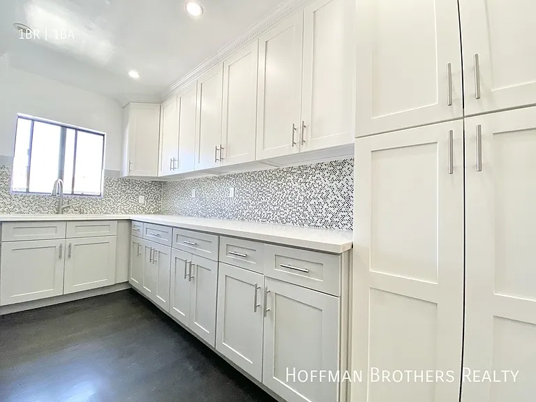 1830 S Cloverdale Ave #4 — Photo 4