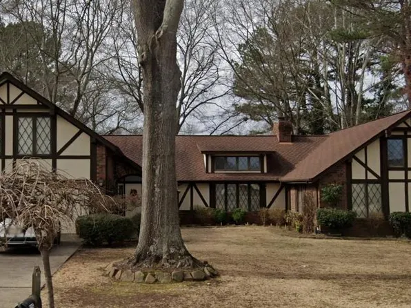 215 Westbury Ln, Florence, AL 35630