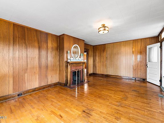 5th image of 2601 Holbrook Dr